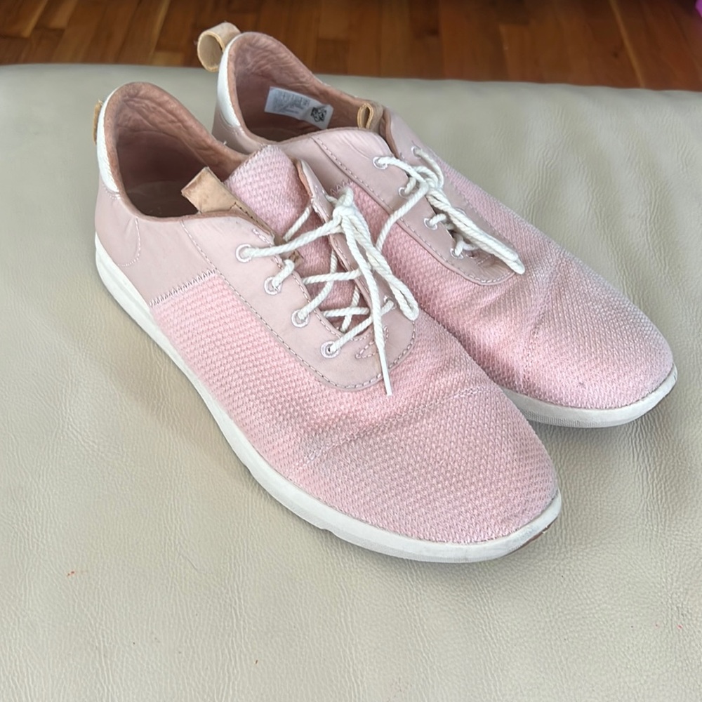 TOMS Cabrillo Pink Sneakers Size 11